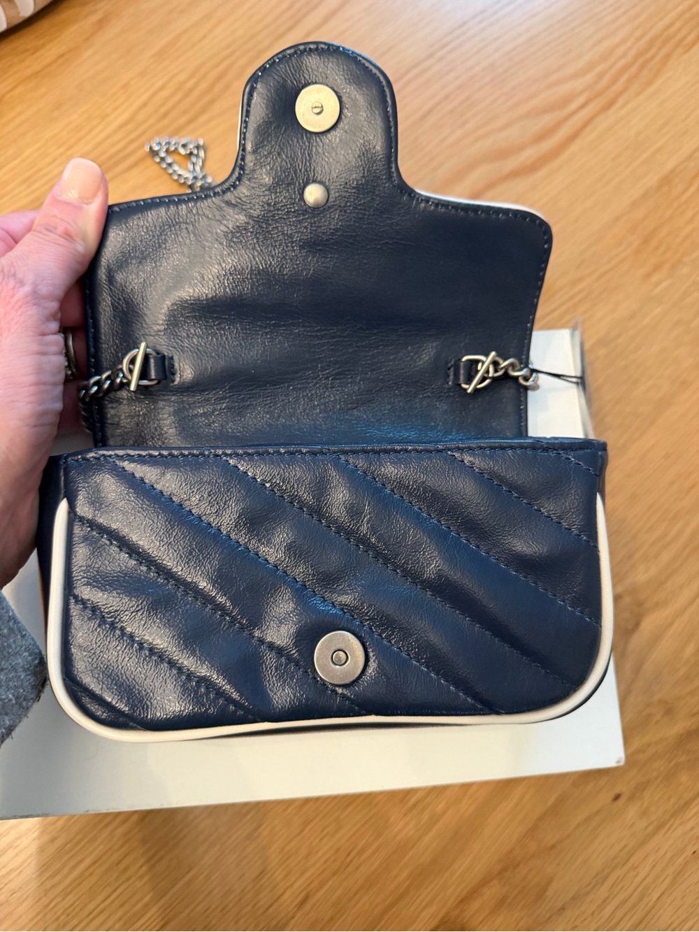 Gucci Navy Quilted Crossbody Marmont with Cream Trim and Signature GG - Picture 3 of 12